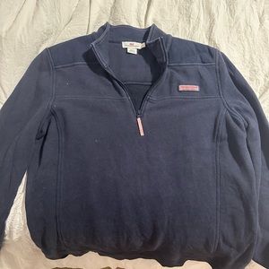 Navy blue vineyard vines sweatshirt. Size medium.